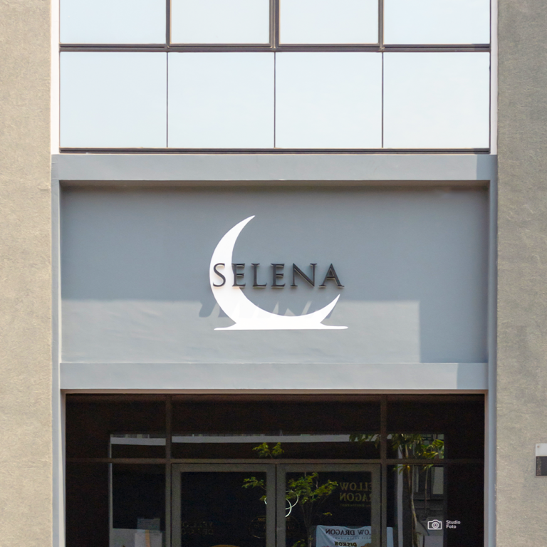Selena Thumbnail